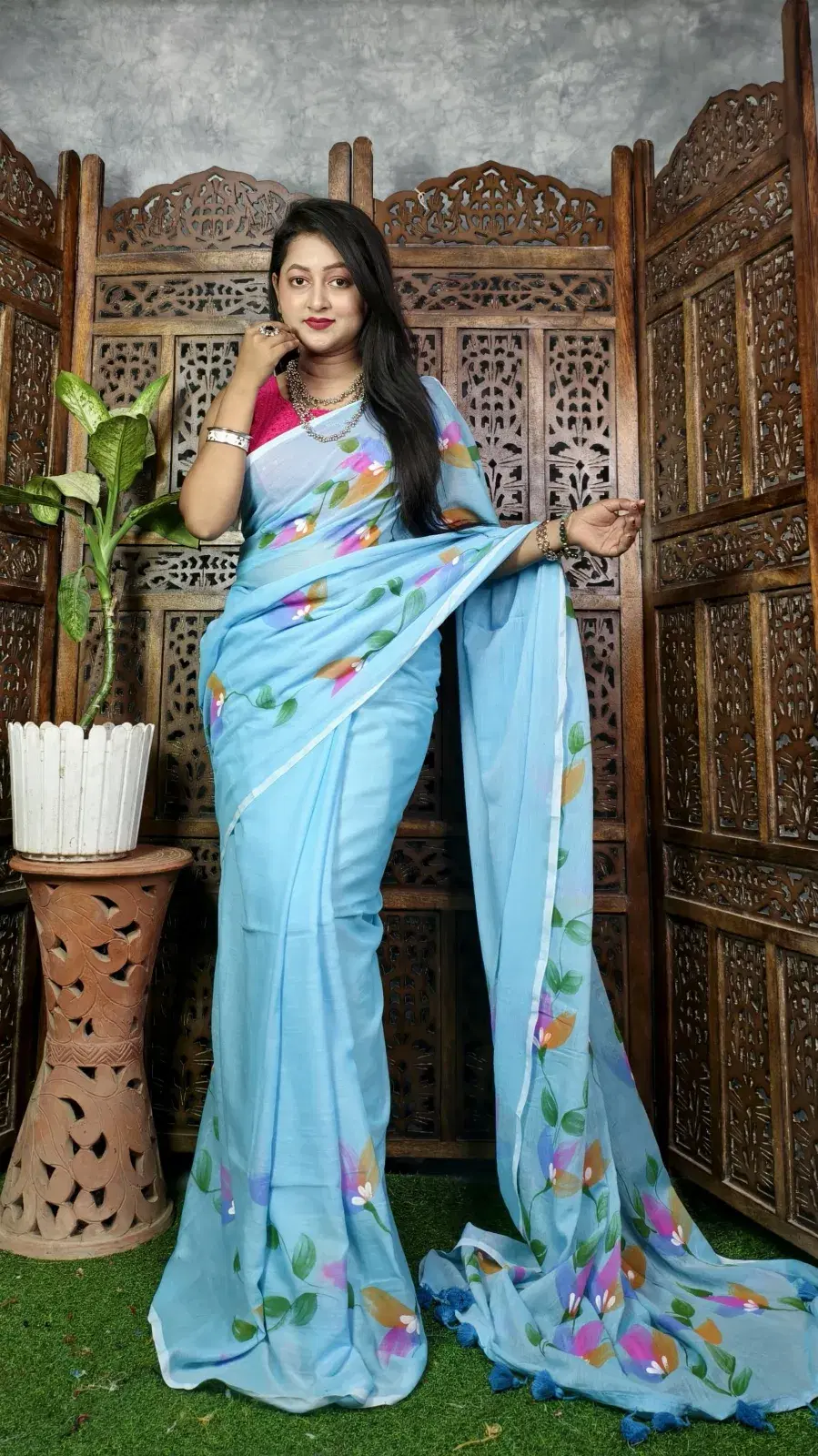 Women's Sky Blue Floral Printed Saree