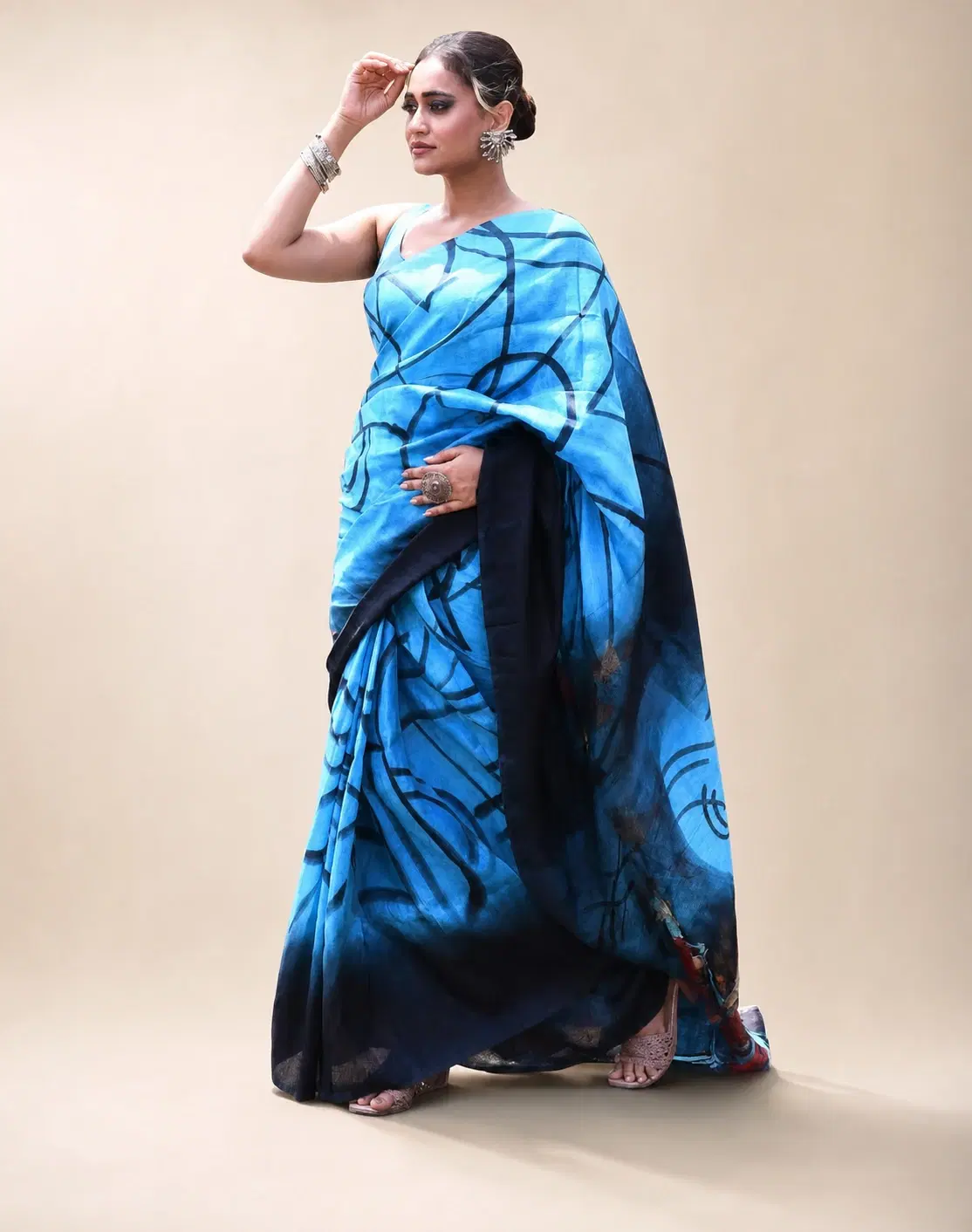 Women's Blue Printed Saree with Blouse Piece