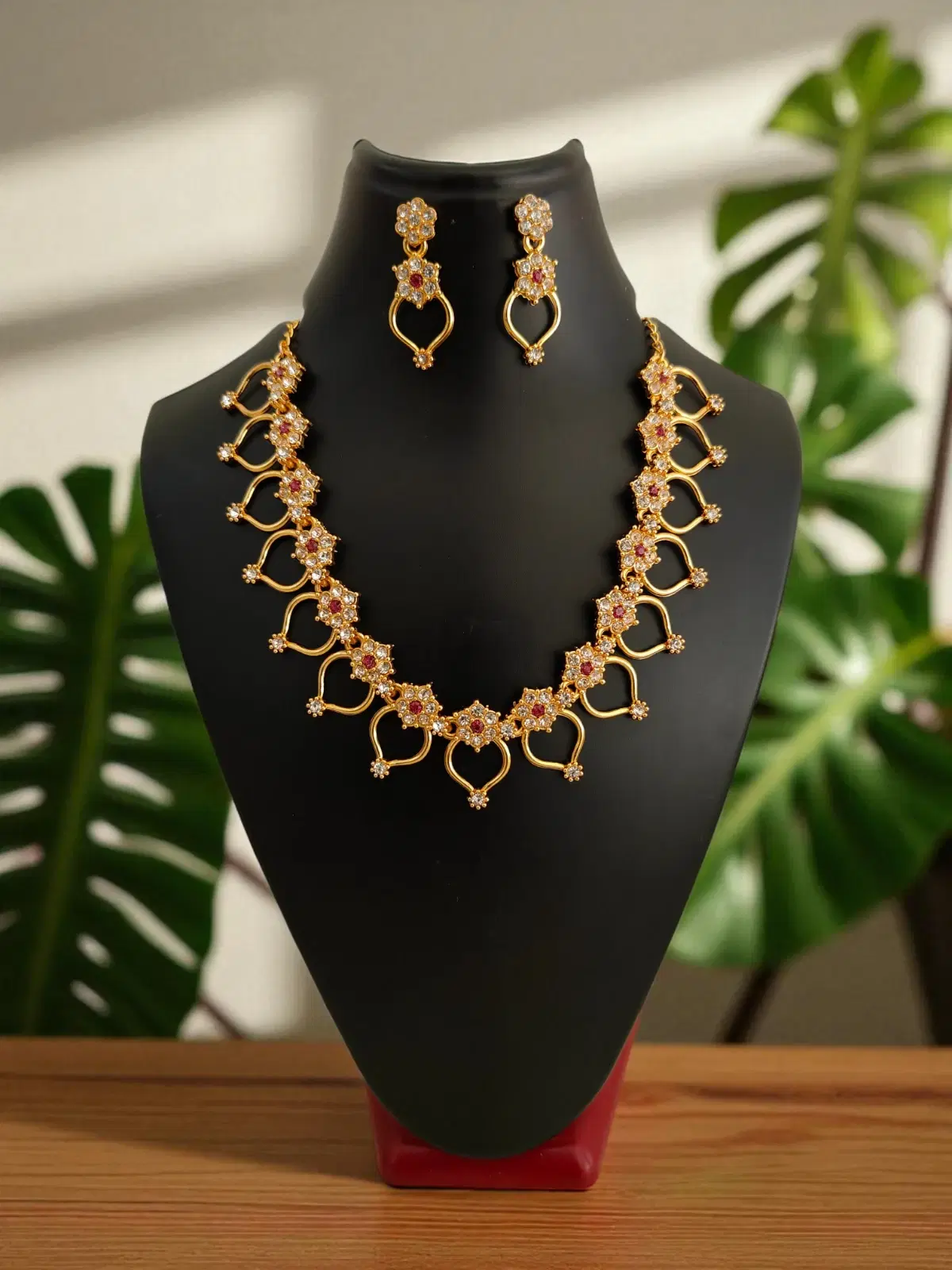 Gold-Tone Floral Stone Necklace Set with Drop Earrings