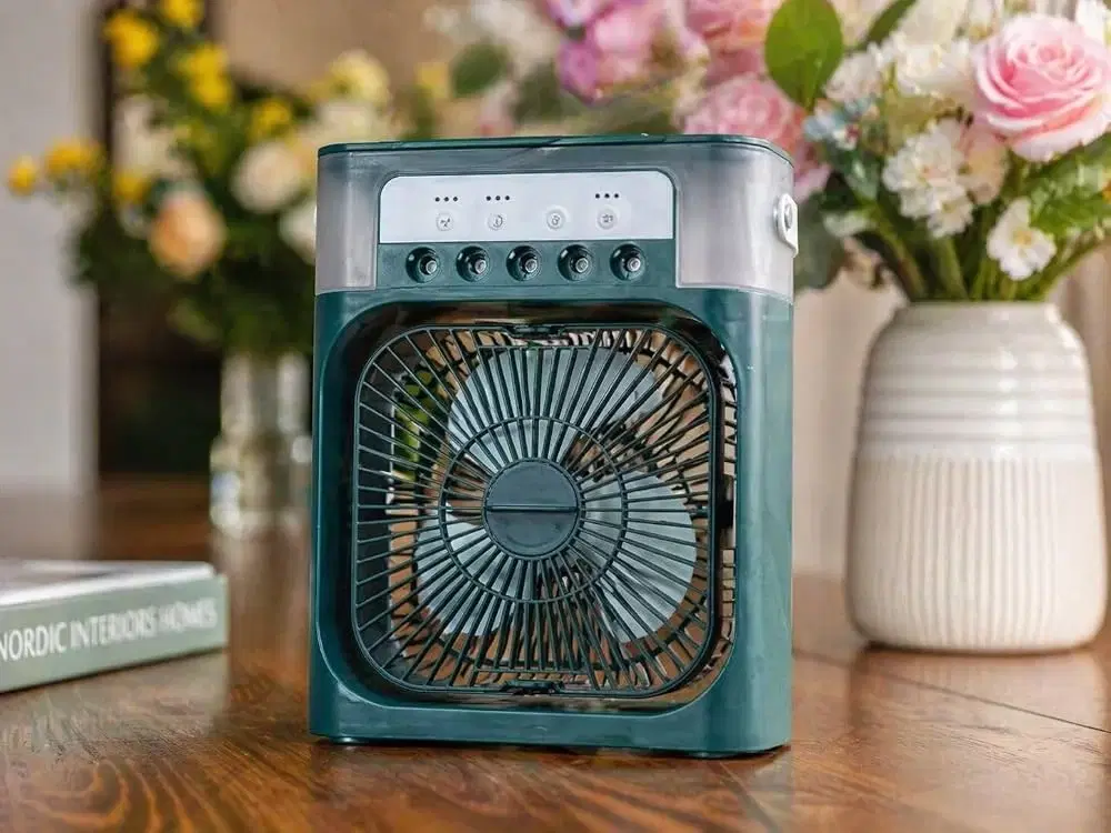 Personal Mist Cooling Fan with Water Tank Compact Tabletop Design for Study Office and Bedroom