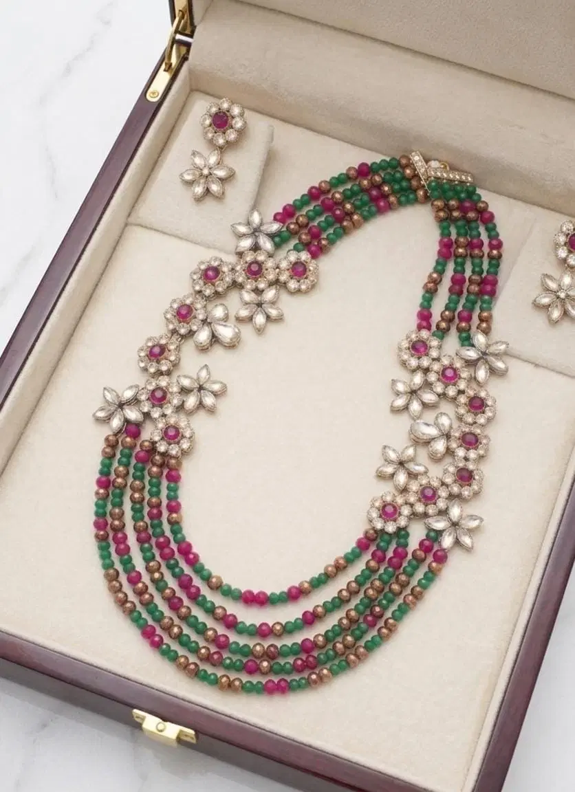 Aejs:14 Red & Green Necklace Set